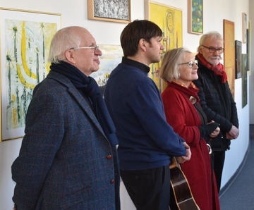 Portraitbild Dorothea_Stockmar_mit__von_links_nach_rechts__ihrem_Ehemann__Vitaly_Schall_und_Claus_Papst.